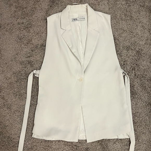 Zara Jackets & Coats Zara White Sleeveless Blazer Poshmark